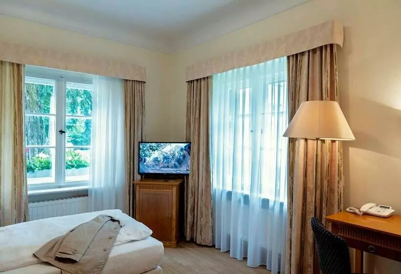 ホテル Romantik  Bayrisches Haus Potsdam