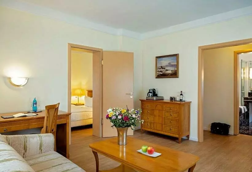 ホテル Romantik  Bayrisches Haus Potsdam