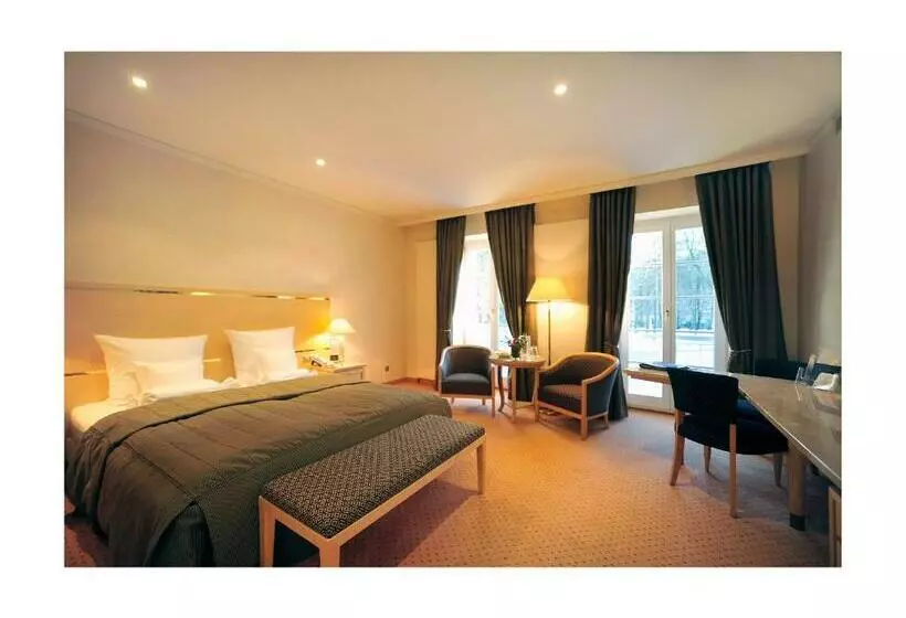 ホテル Romantik  Bayrisches Haus Potsdam