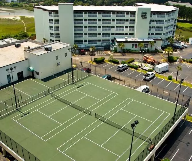 هتل Sands Beach Club Resort