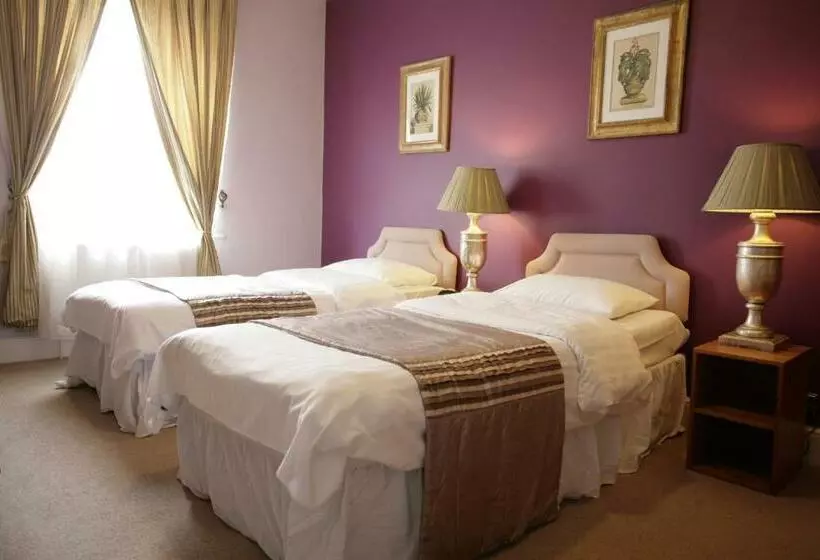 Отель The Imperial