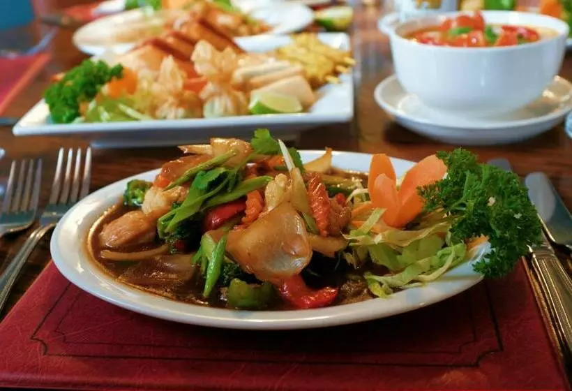 Отель The Imperial