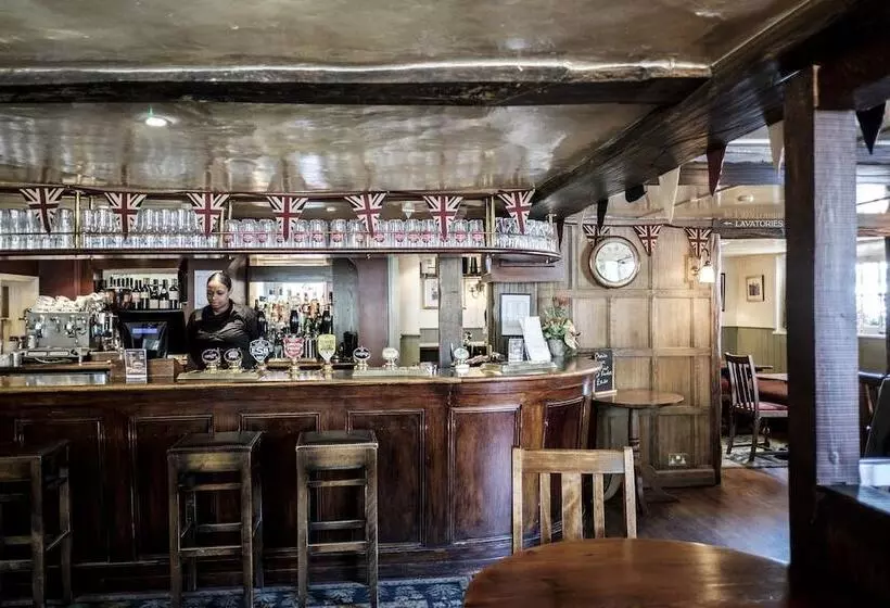 Отель The Red Lion