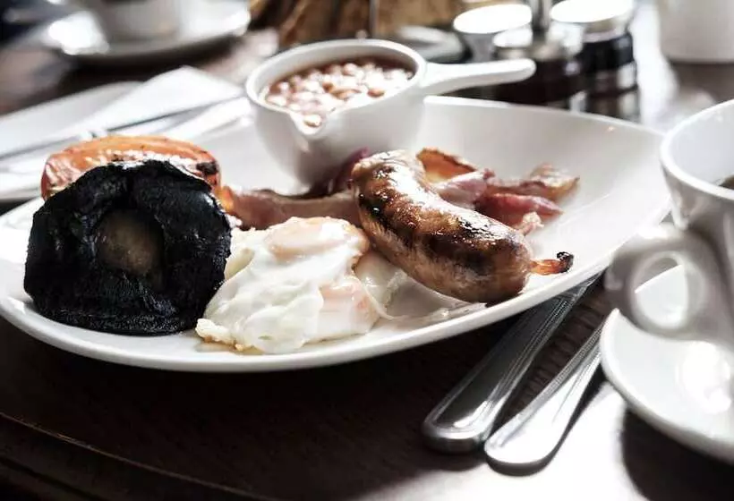 Отель The Red Lion