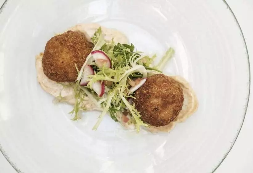 Отель The Red Lion