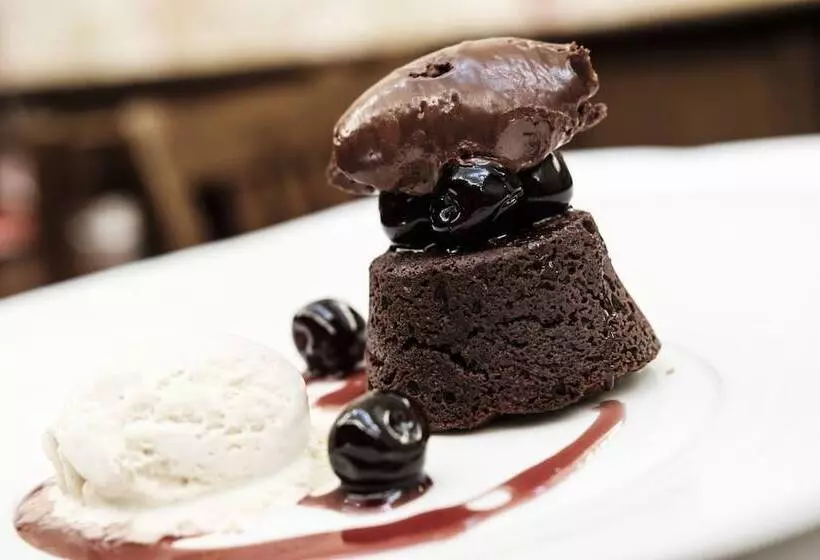 Отель The Red Lion