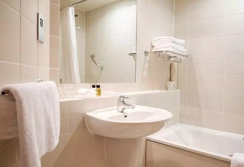 Отель The Red Lion