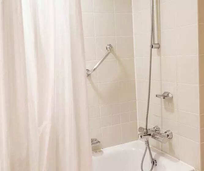 Отель The Red Lion