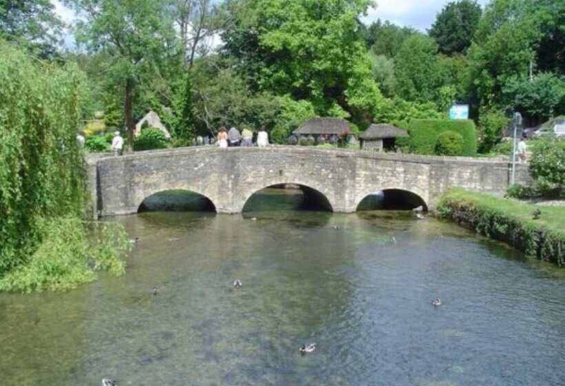 בית מלון כפרי The Swan