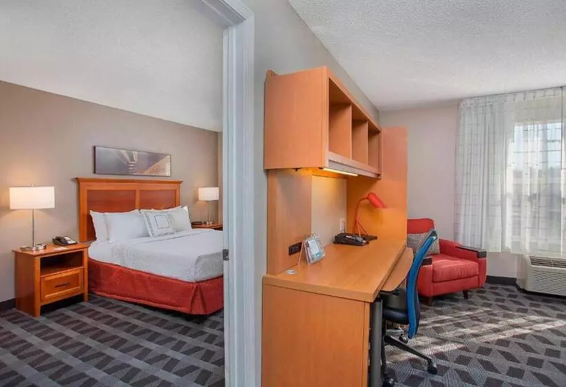 Отель Towneplace Suites Knoxville Cedar Bluff