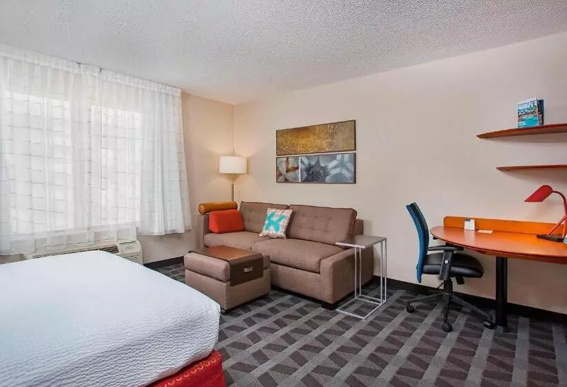 Отель Towneplace Suites Knoxville Cedar Bluff