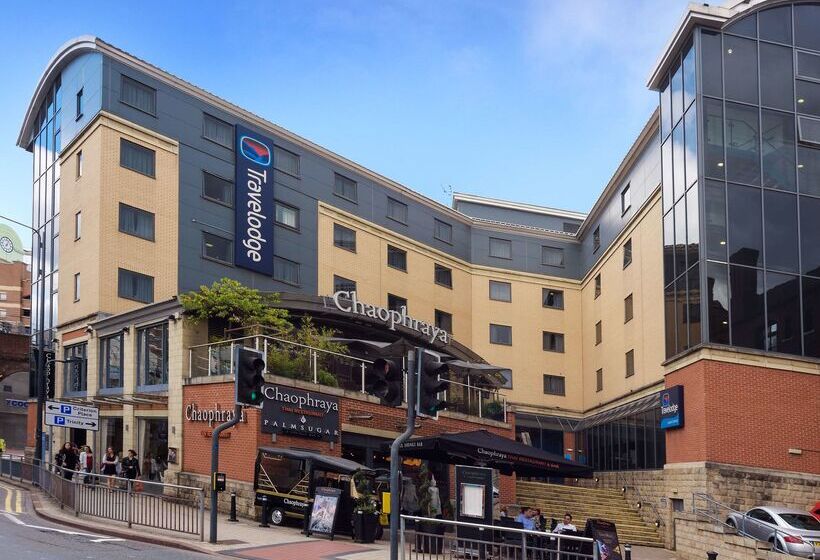 هتل Travelodge Leeds Central