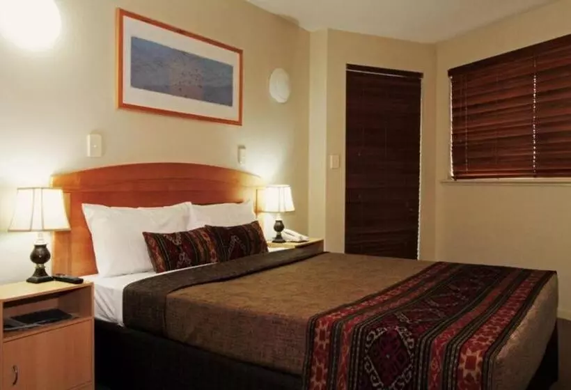 Riverside Holiday Apartments