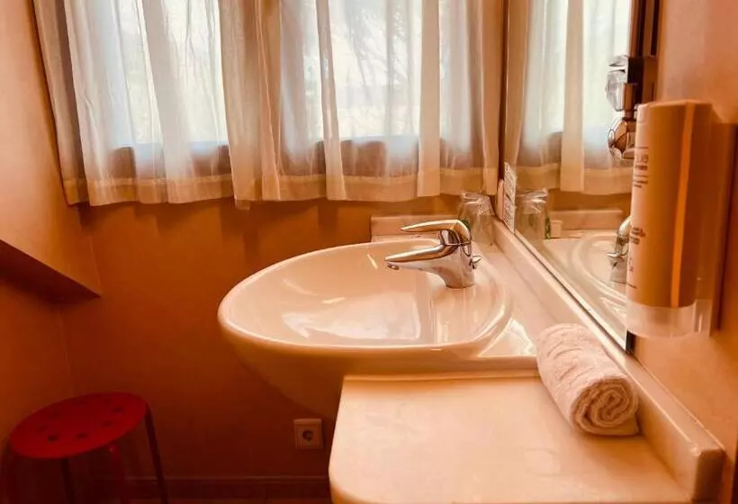 Hospedium Hotel Los Lanceros