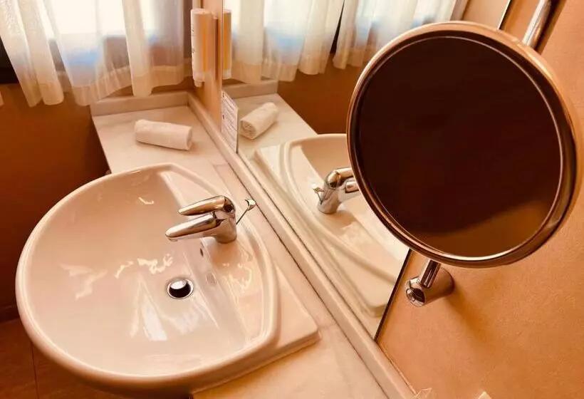 Hospedium Hotel Los Lanceros