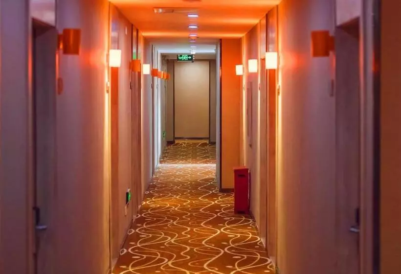 Hotelli 7 Days Premium·tianjin  Gulou Metro Station  Joy City