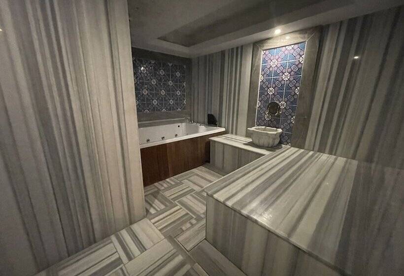 Le Luxe Suites Hotel & Spa