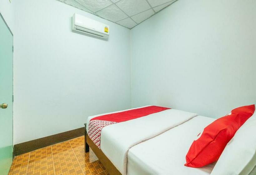 호텔 Oyo 608 Maleena Home