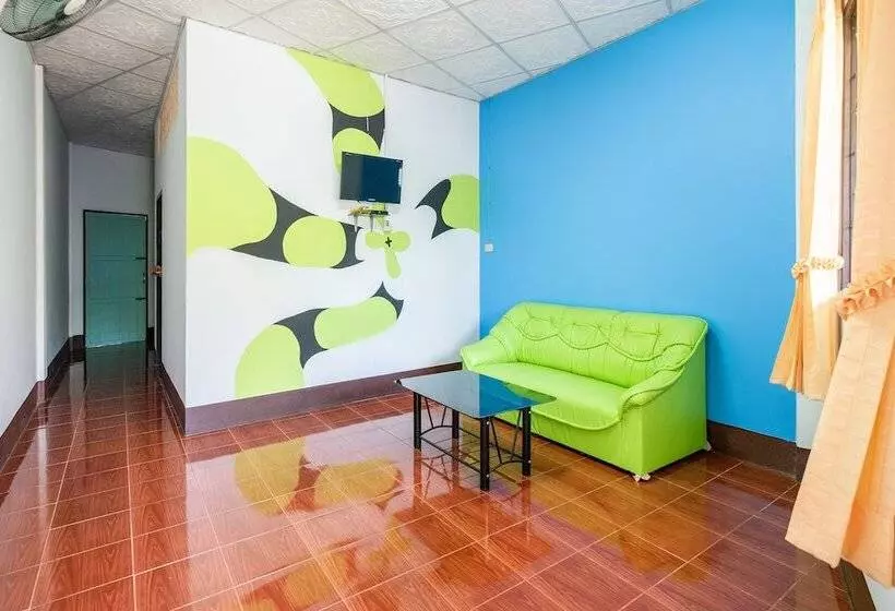 هتل Oyo 608 Maleena Home