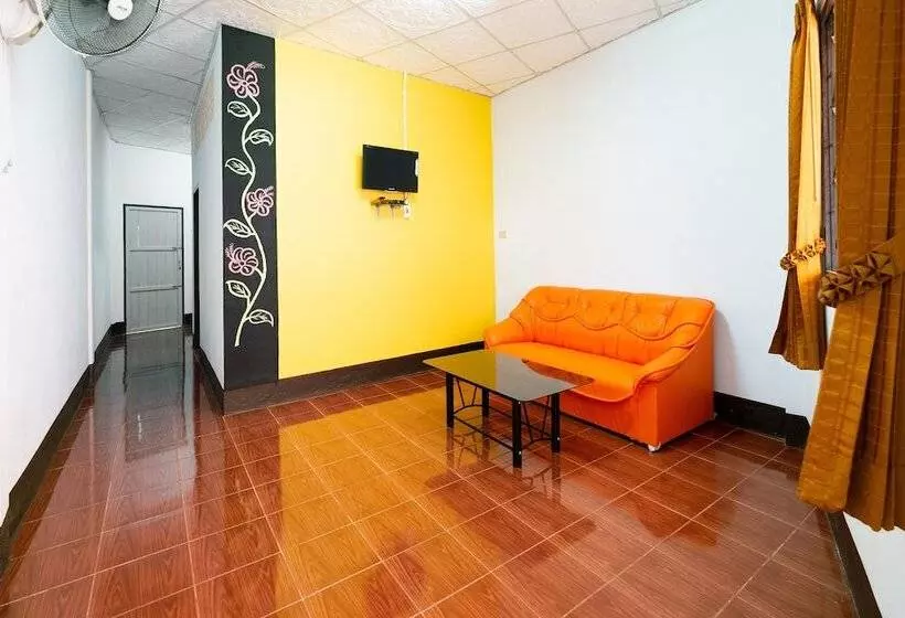 هتل Oyo 608 Maleena Home