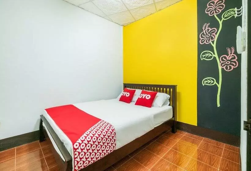 هتل Oyo 608 Maleena Home