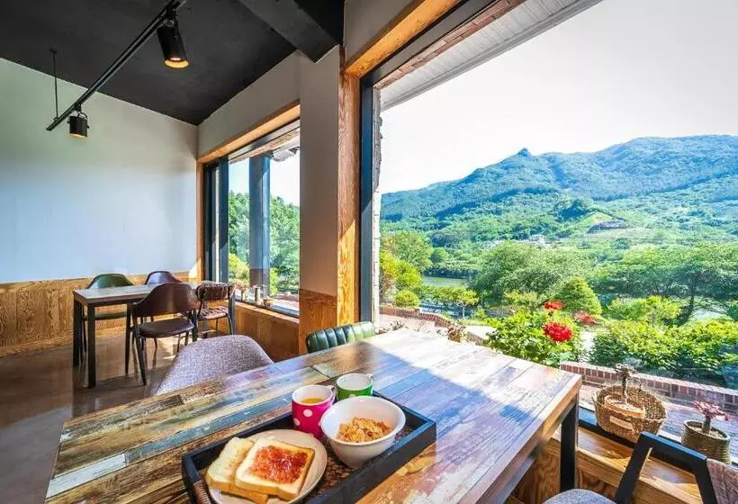 ペンション Hoony Guesthouse   Hostel