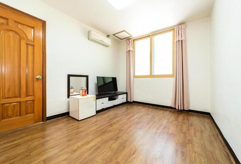 פנסיון Hoony Guesthouse   Hostel