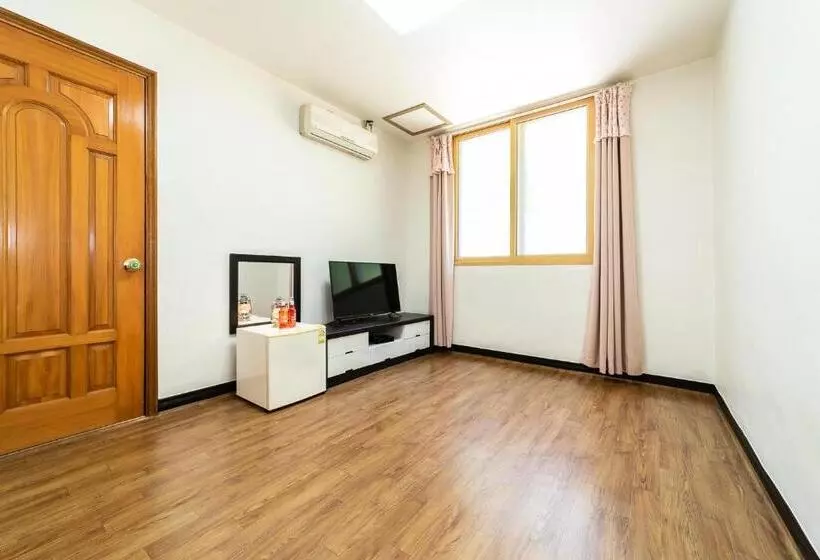 ペンション Hoony Guesthouse   Hostel