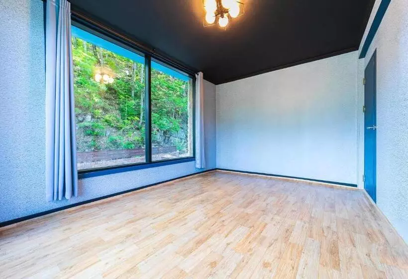 ペンション Hoony Guesthouse   Hostel