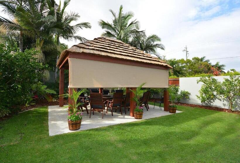 Tingeera Bespoke Beachfront Apartments