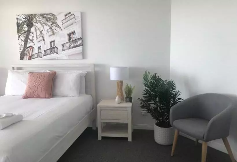 Tingeera Bespoke Beachfront Apartments