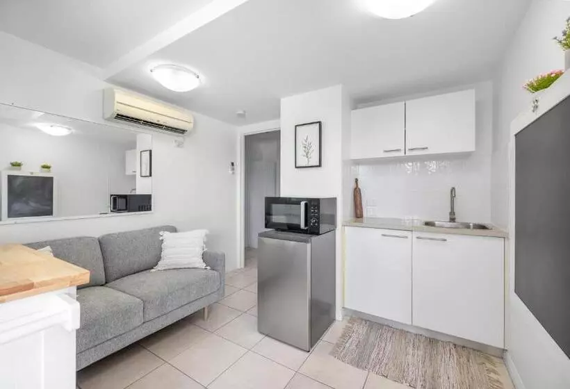 Tingeera Bespoke Beachfront Apartments