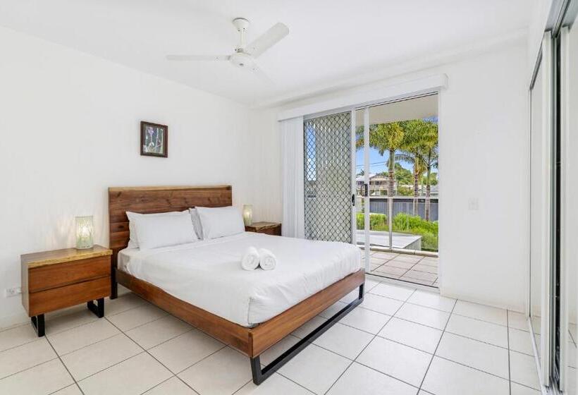 Tingeera Bespoke Beachfront Apartments