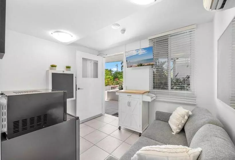 Tingeera Bespoke Beachfront Apartments