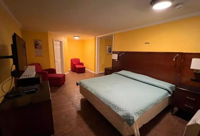 Hotelli Dragon Inn & Suites