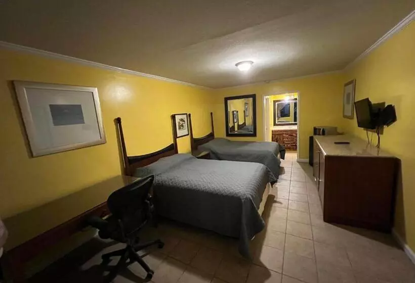 Hotelli Dragon Inn & Suites