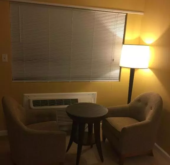 Hotelli Dragon Inn & Suites