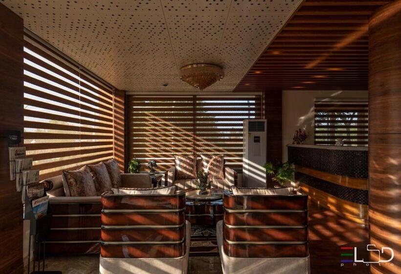 فندق Salcete Beach Resort