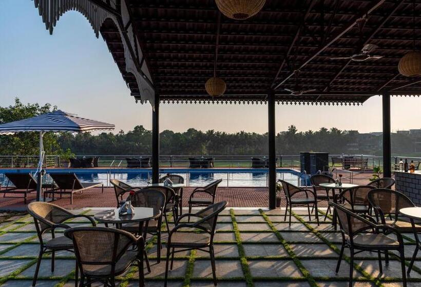 فندق Salcete Beach Resort