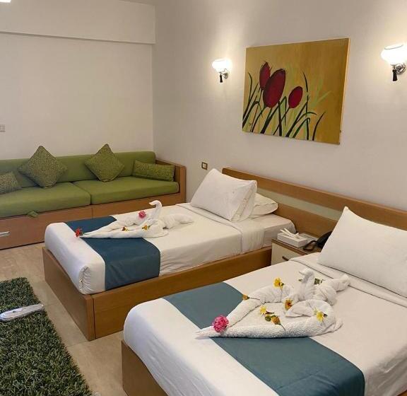 مُتل Marseilia Land Aqua Park Families Only