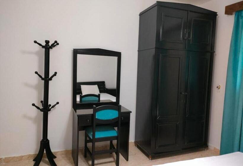 مُتل Marseilia Land Aqua Park Families Only