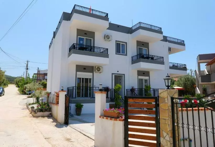 Majatalo Julies Vila