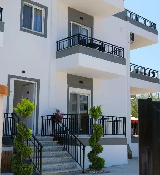 Majatalo Julies Vila