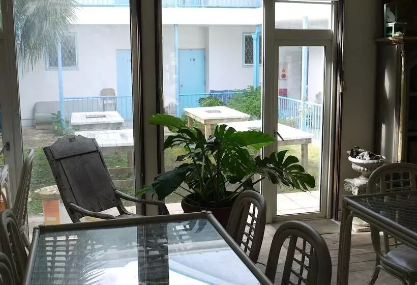 ホテル Saint Raphael Villa