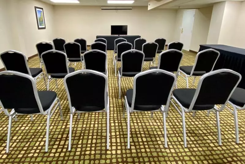 Hotel Baymont By Wyndham Latham Albany Airport