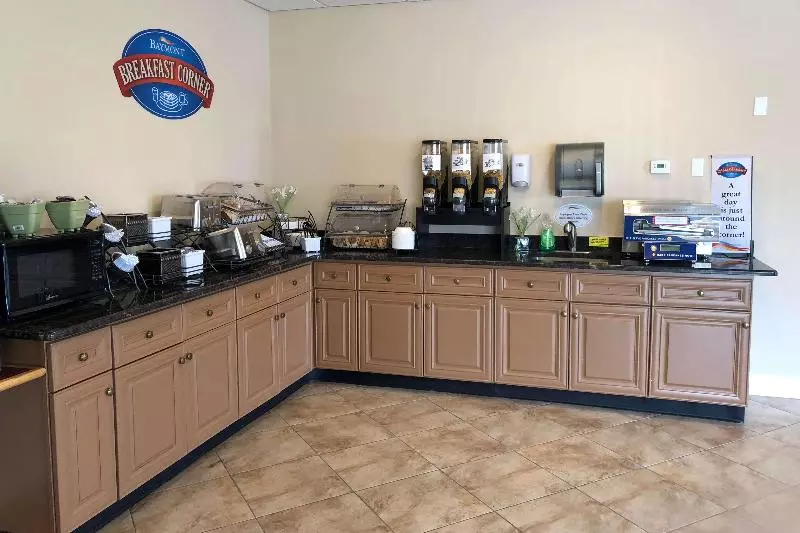 Hotel Baymont By Wyndham Latham Albany Airport