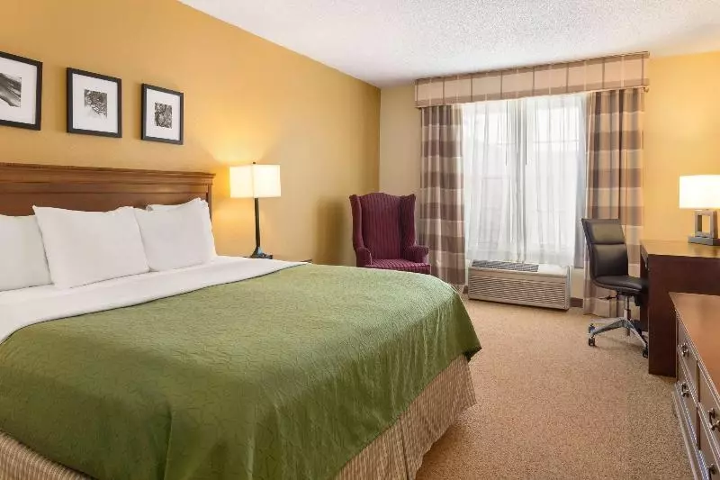 ホテル Country Inn & Suites By Radisson, Salina, Ks