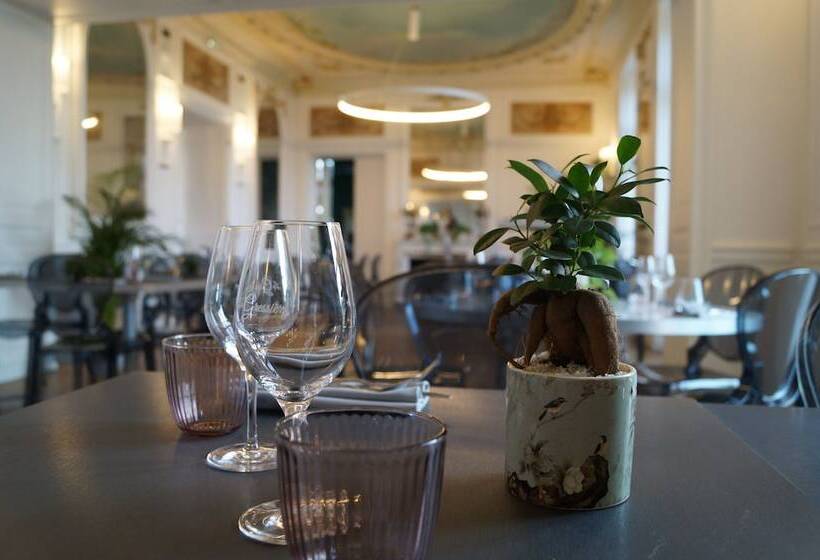 هتل Domaine De La Gressiere