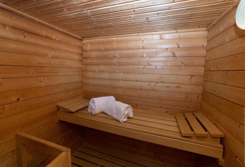 هتل Domaine De La Gressiere