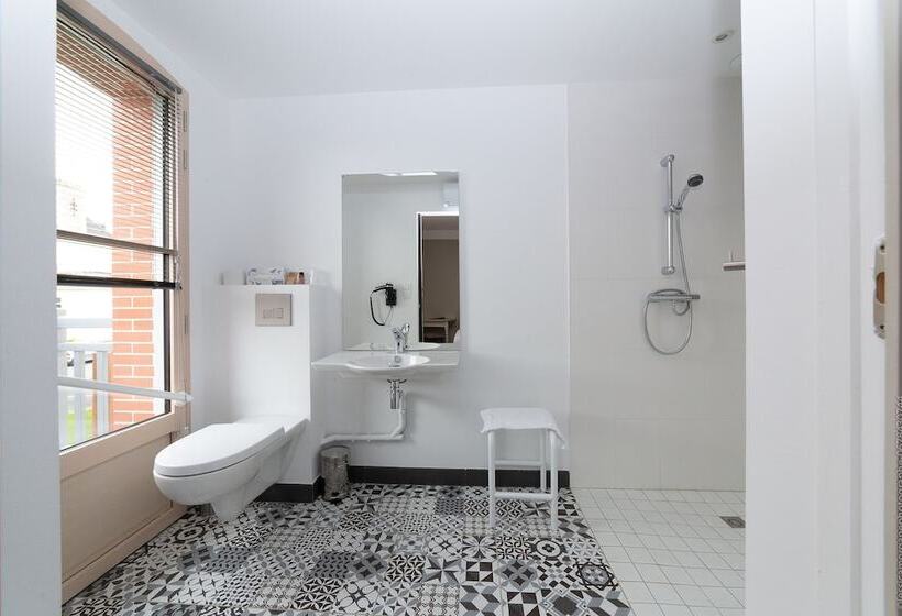 هتل Domaine De La Gressiere